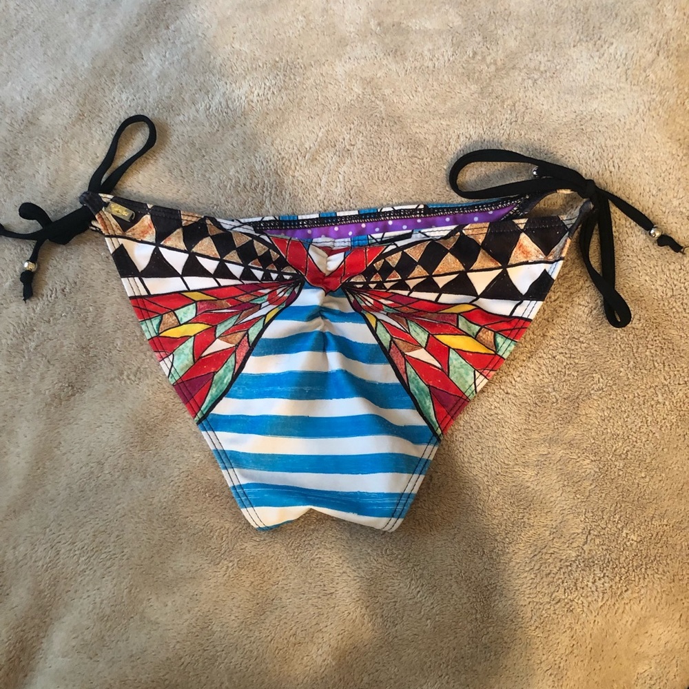 Bathing suit - Picture 2 of 2